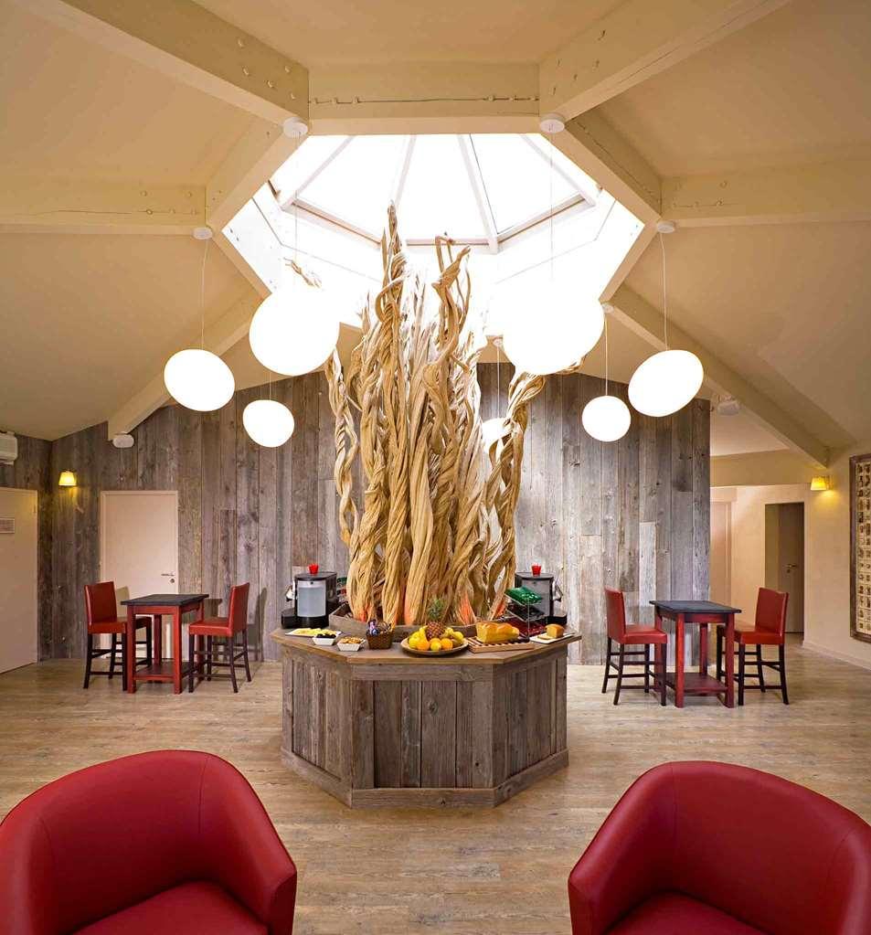Готель Ibis Styles Шоле Інтер'єр фото