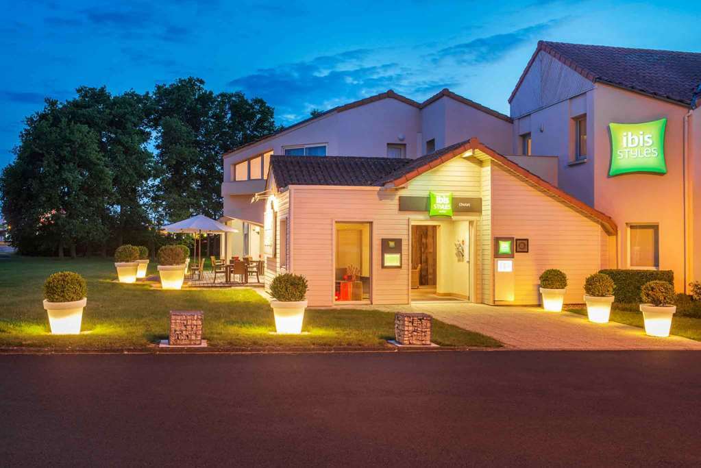 Готель Ibis Styles Шоле Екстер'єр фото